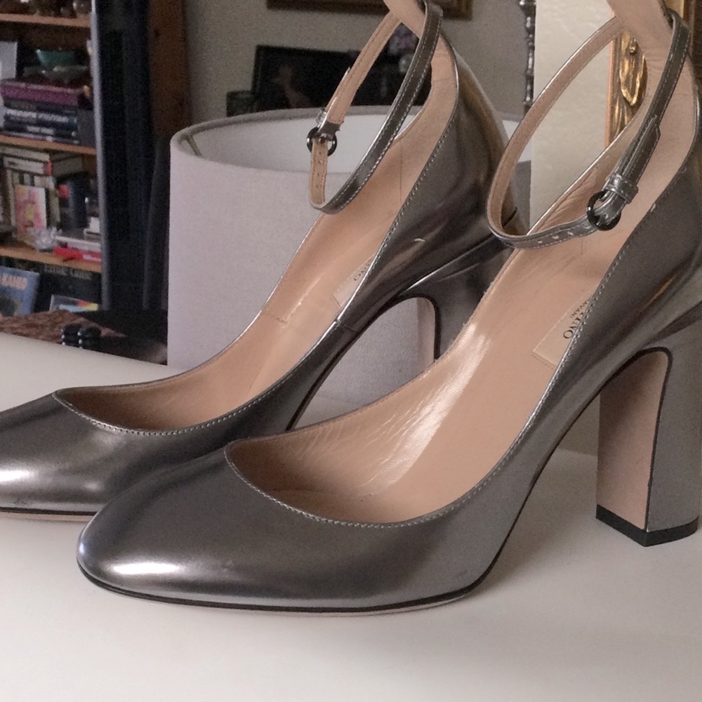Valentino Metallic Silver Leather Block Heel Pumps - Picture 2 of 16